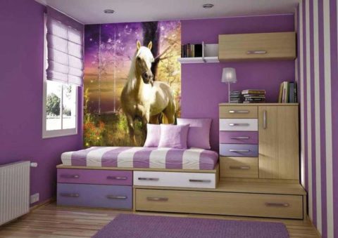 Wall mural in a girl's room