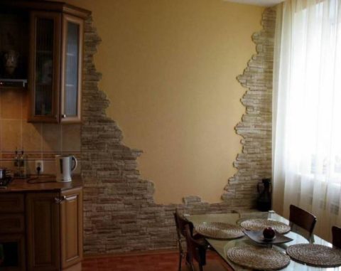 Estuco de piedra en el interior de la cocina