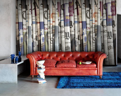 Un intérieur moderne basé sur le contraste et la peinture murale utilisant la macro photographie